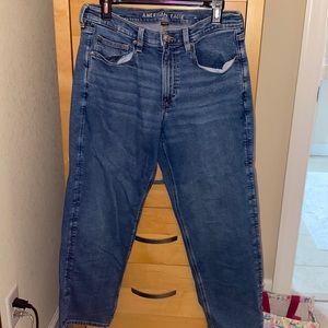 American Eagle Stretch Curvy Mom Jean